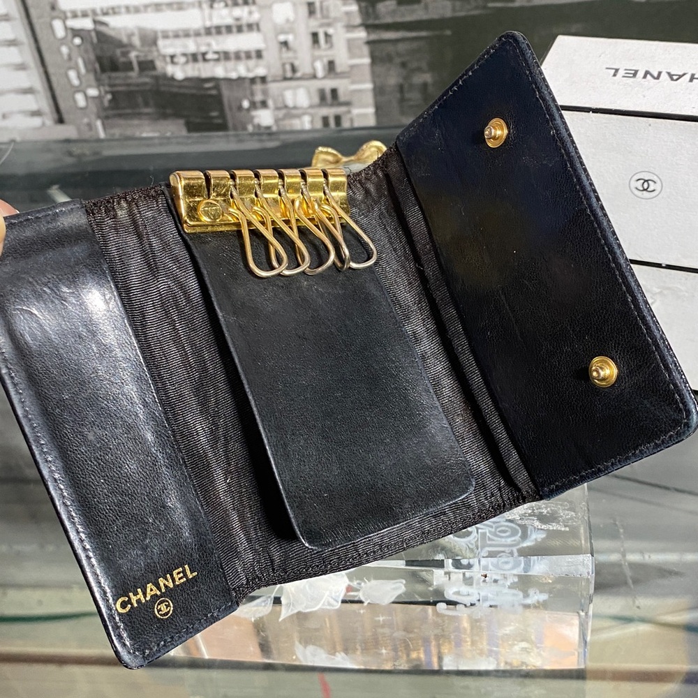 Authentic CHANEL Timeless CC Caviar Black Key Holder - Picture 7 of 11